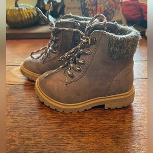 Grey toddler girl boots